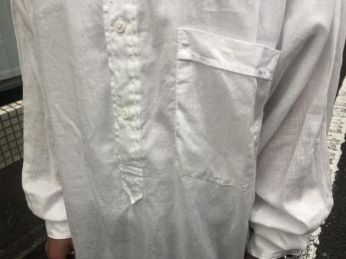 コモリのベタシャンプルオーバーシャツ