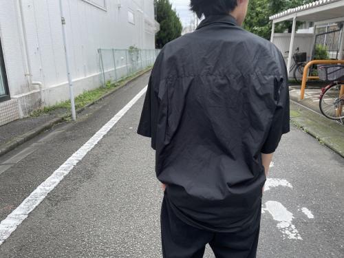 グラフペーパーのBROAD OVERSIZED S/S REGULAR COLLAR SHIRT
