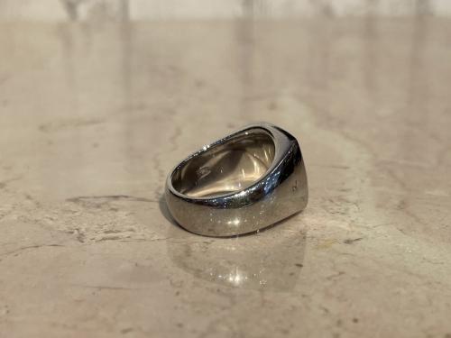 トムウッドのオニキスリング