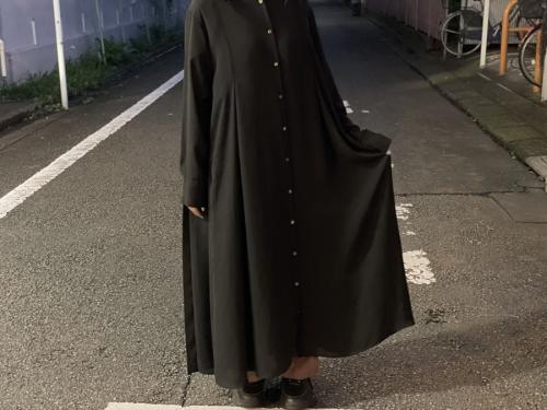 バックプリーツワンピースのトレファクスタイル調布国領店