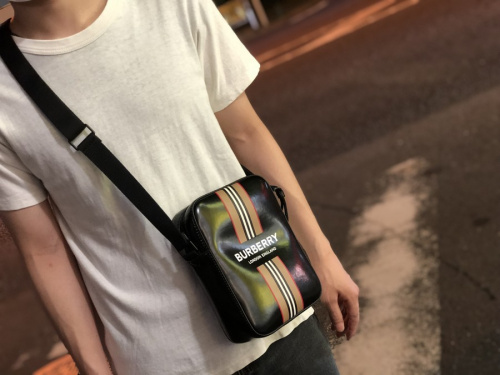 インポートブランドのBURBERRY LONDON ENGLAND
