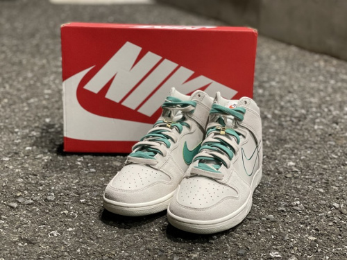 スニーカーのNIKE