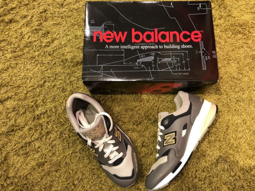 スニーカーのNEW BALANCE