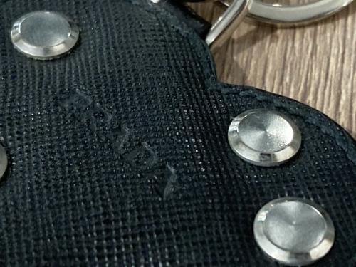 プラダのスタッズハートキーリング