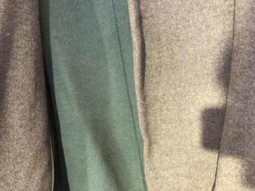 エンフォルドのノーカラーコート