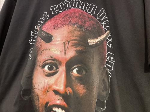 エージェムナイン×デニスロッドマン×ヴィーロンのVlone Rodman Devil T-shirt（デニスロッドマンデビルTシャツ）