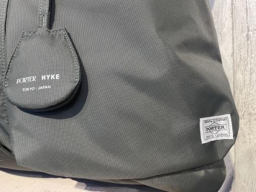 ハイク×ポーターのショルダートートバッグ