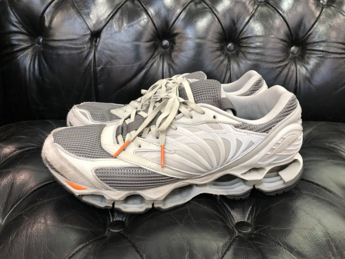 スニーカーのMIZUNO × Graphpaper