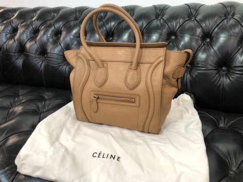 ラグジュアリーブランドのCELINE