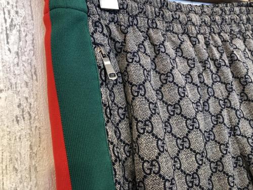 グッチのシェリーラインテクニカルトラックジャージーパンツ