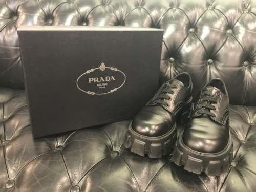 ラグジュアリーブランドのPRADA