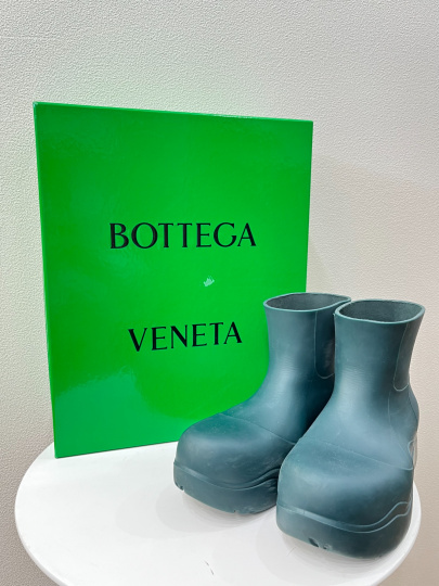 「ラグジュアリーブランドのBOTTEGA VENETA 」