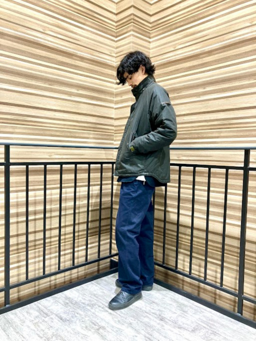 バブアー/ゴールドスタンダード/スタンドカラー/オイルドジャケット/ブラック 名門バブアーに最上位レーベル誕生。機能素材＆高級生地で、傑作