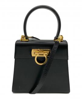 「ラグジュアリーブランドのSalvatore Ferragamo 」