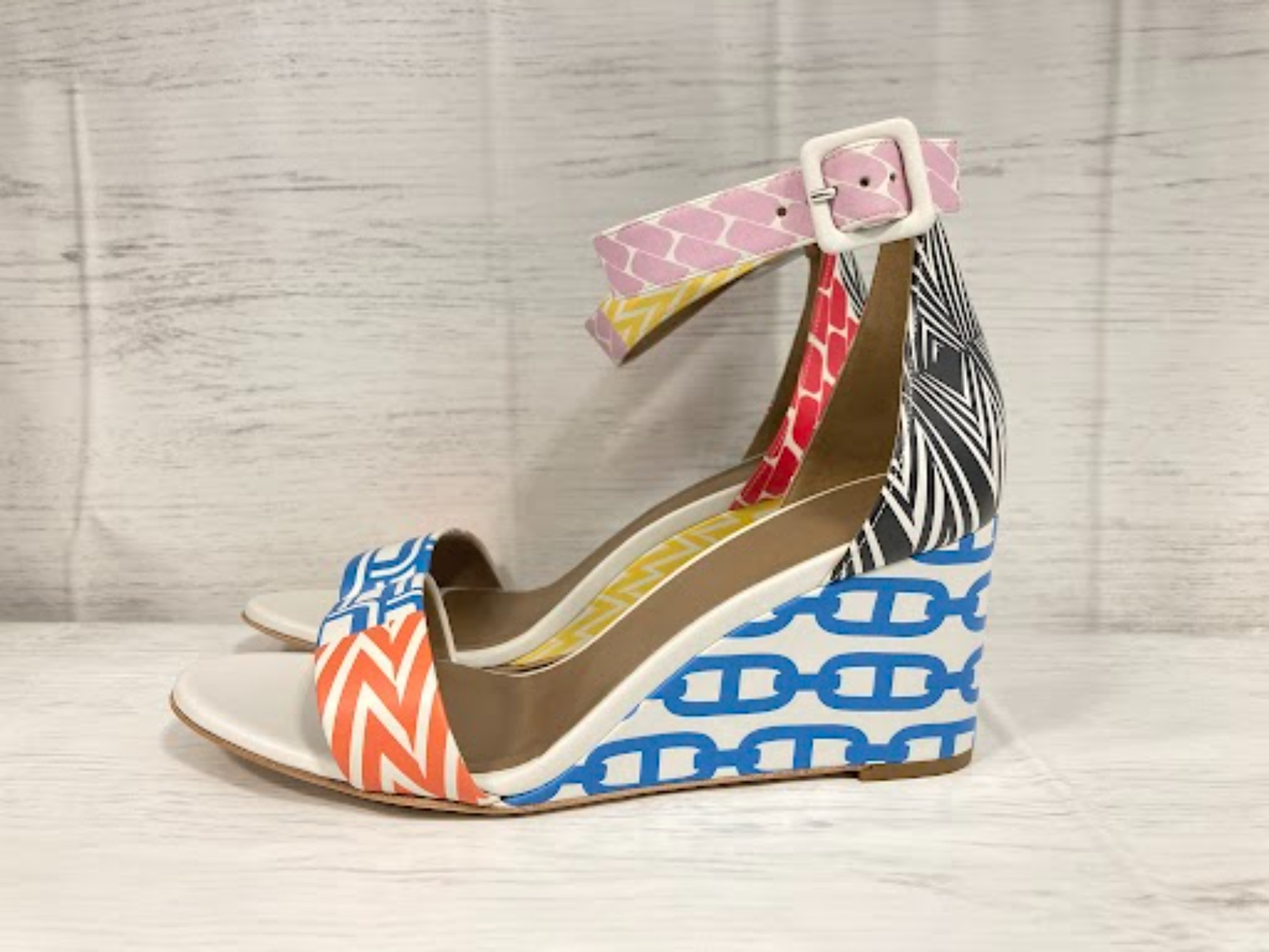 HERMES 赤 サンダル 38½ 定価18万円　レア物 Amazon | [エルメス] オアジス 靴 バイカラー サンダル レザー