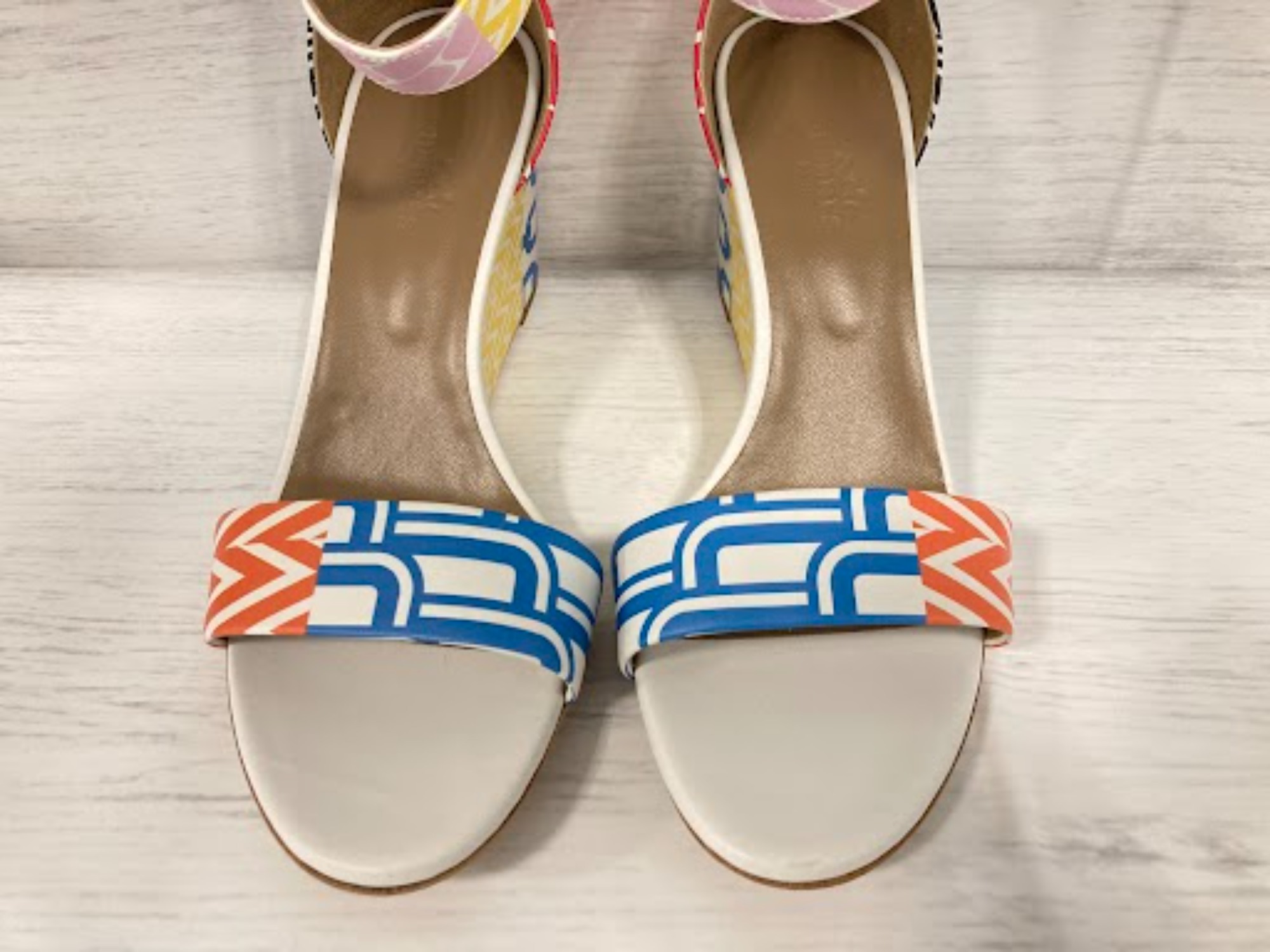 HERMES 】より【 アンクルストラップウェッジソールサンダル 】が買取