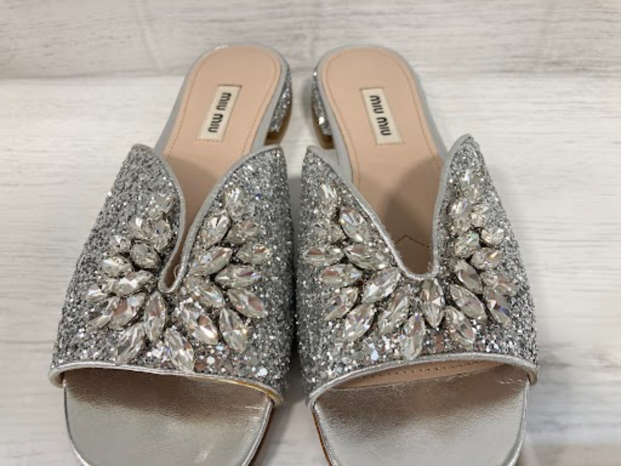 【miu miu】グリッターパンプス 37ハーフ miu miu】グリッターパンプス 37ハーフ - メルカリ