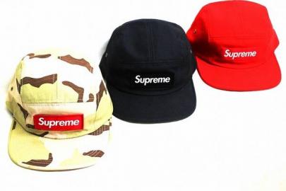 「メンズのSUPREME 」