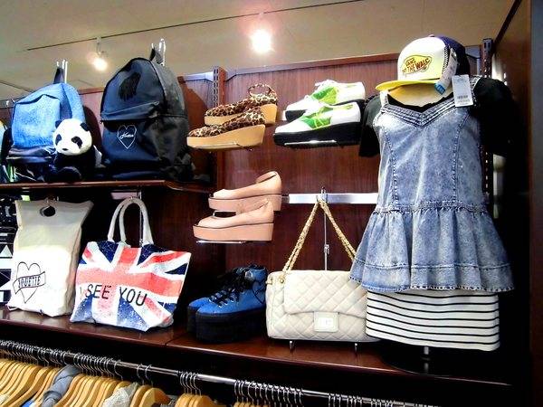 snidel(スナイデル)、EMODA(エモダ)、moussy(マウジー)揃ってます