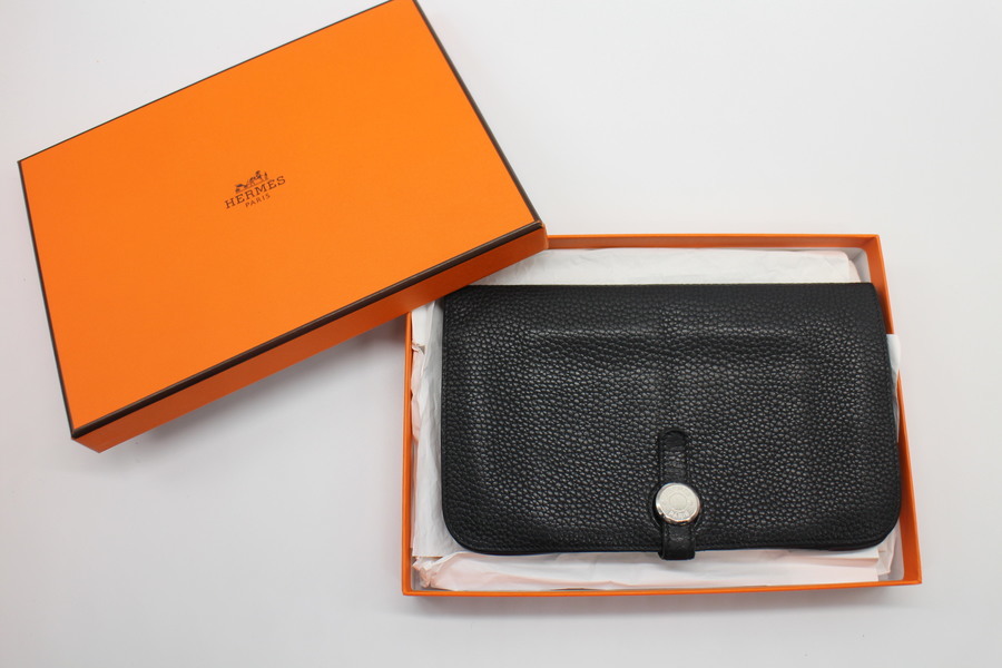 世界中から愛されるブランド Hermes エルメスよりドゴンロングウォレットのご紹介 19 09 09発行