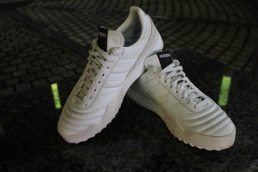 adidas × Alexander Wang コラボスニーカー アディダス オリジナルス×アレキサンダー ワン第3弾コラボ、製造