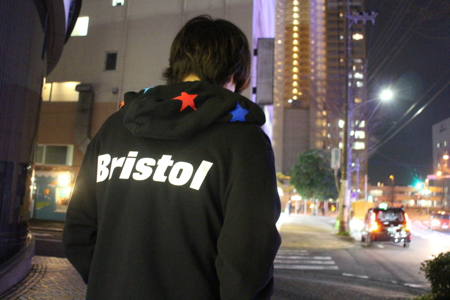 F C Real Bristol エフシーレアルブリストル Multi Color Star Zip Up Hoodyのご紹介です 03 31発行