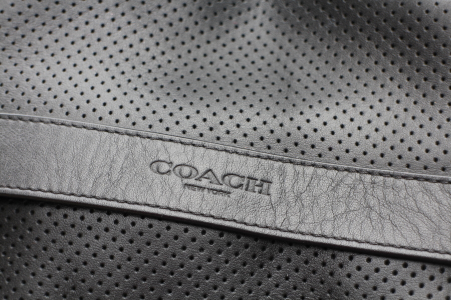 COACH/コーチ】パーフォレーテッドレザーリュックのご紹介