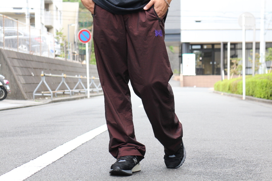 Needles/ニードルス】から【Jog Pant - Nylon Iridescent Stripe】が 