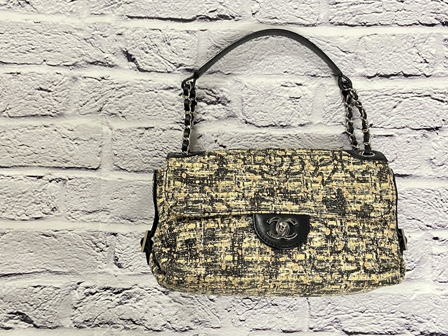 CHANEL/シャネル】から【アイコンプリントツイードチェーンショルダー