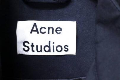 「ACNE STUDIOUSのアクネストゥディオズ 」