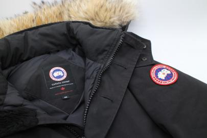 「インポートブランドのCANADA GOOSE 」