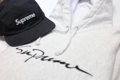 「ストリートブランドのSUPREME 」