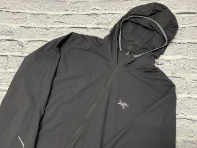 「アウトドアブランドのARCTERYX 」