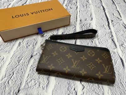 「ラグジュアリーブランドのLOUIS VUITTON 　 」