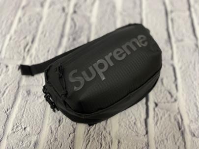 「ストリートブランドのSUPREME 」