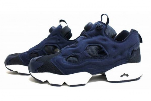 スニーカーのＲＥＥＢＯＫ