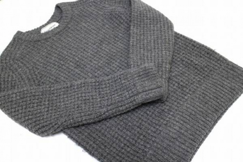 トップスのニット