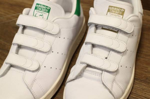 スタンスミスのスニーカー