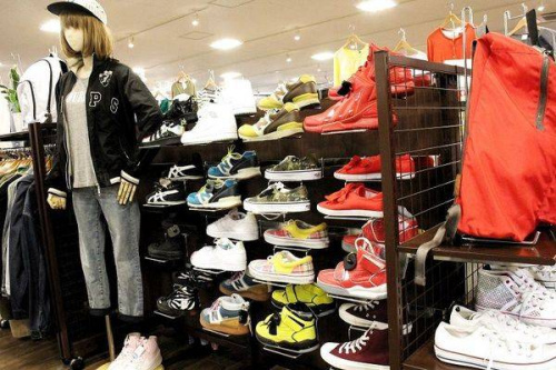 アディダスのエディフィス