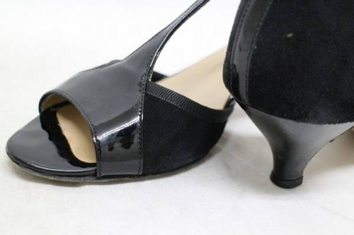 スニーカーのシューズ