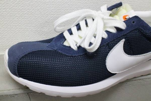 スニーカーのナイキ