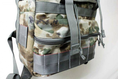 ブリーフィングのバックパック