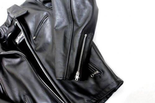 ライダースのショット