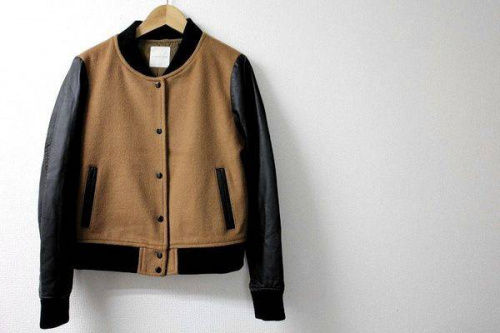 アースミュージックのローリーズ