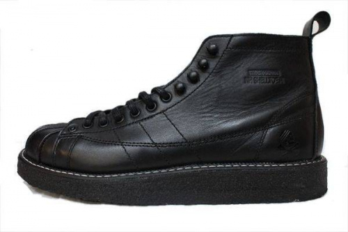 ネイバーフッドのアディダス