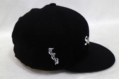 シュプリームのロロピアーナ