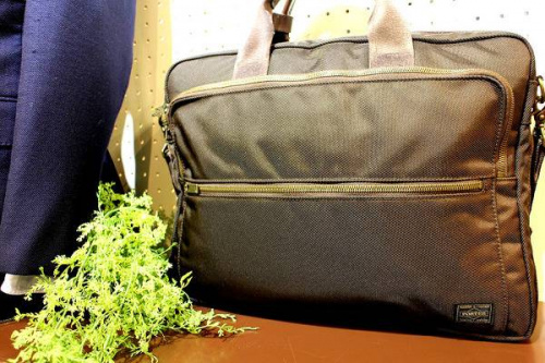 ビジネスのトゥミ