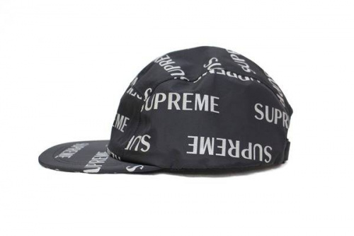 シュプリームのキャンプキャップ