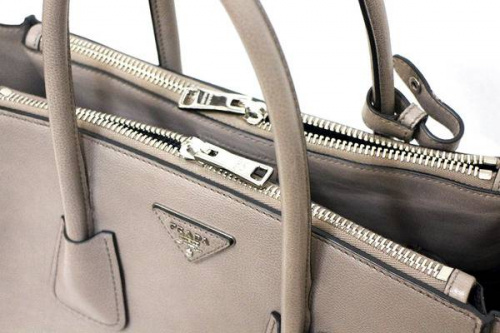 ハイブランドのインポート