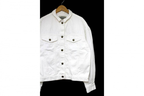 デニムジャケットのビッグシルエット